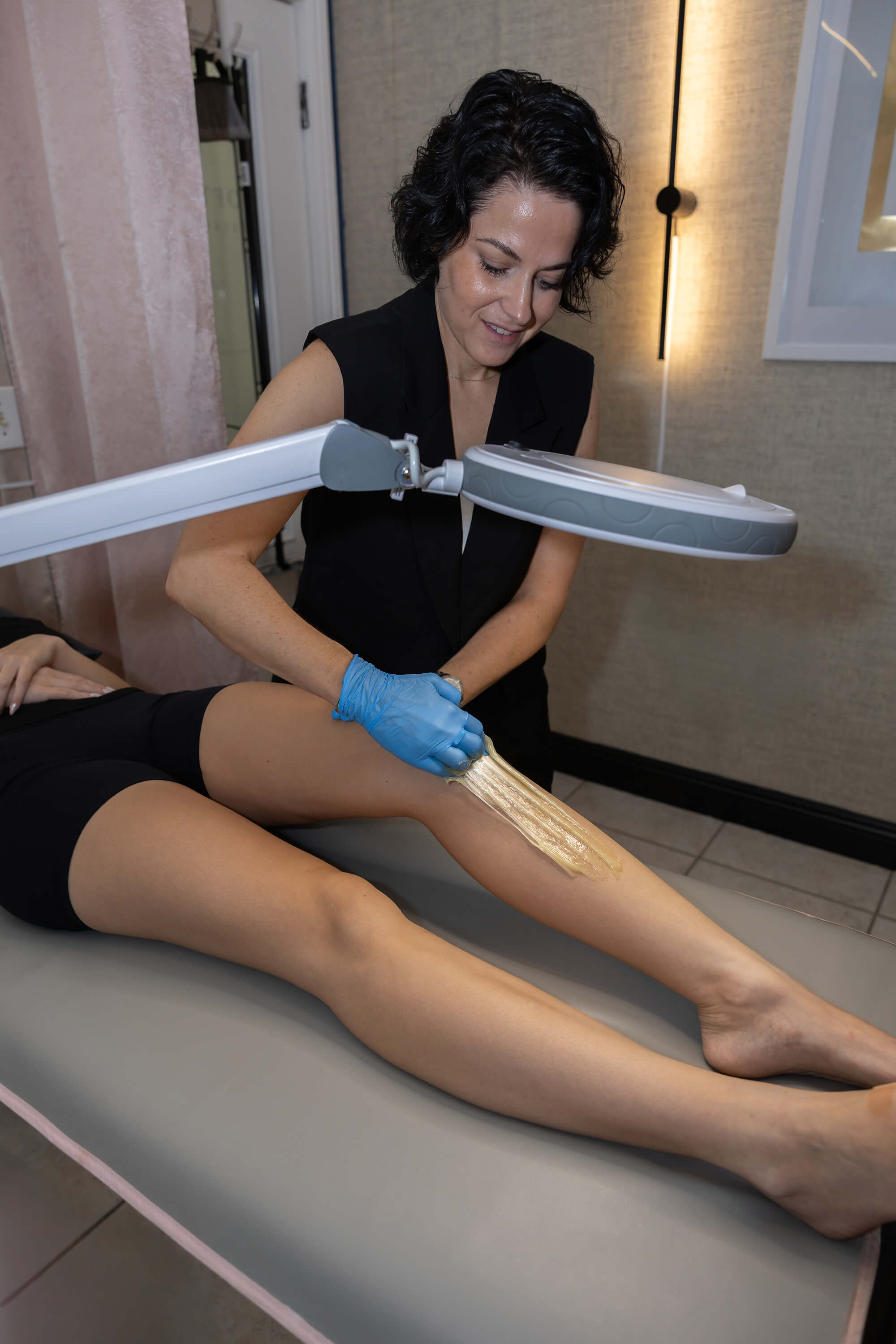 leg sugaring image